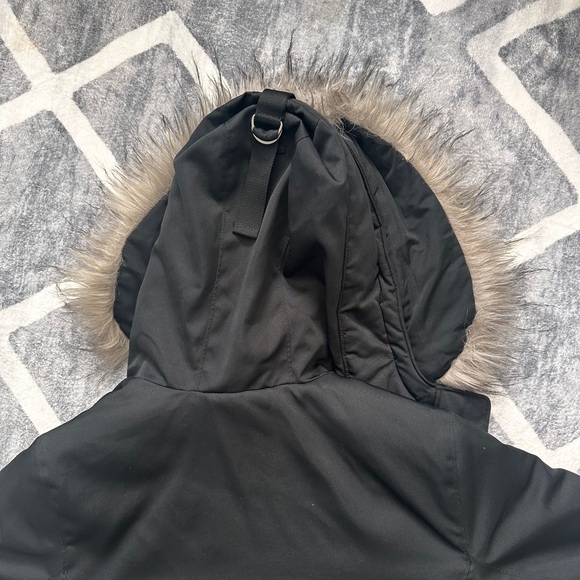 Abercrombie & Fitch Ultra Winter Parka Women’s Size Medium - Picture 5 of 5
